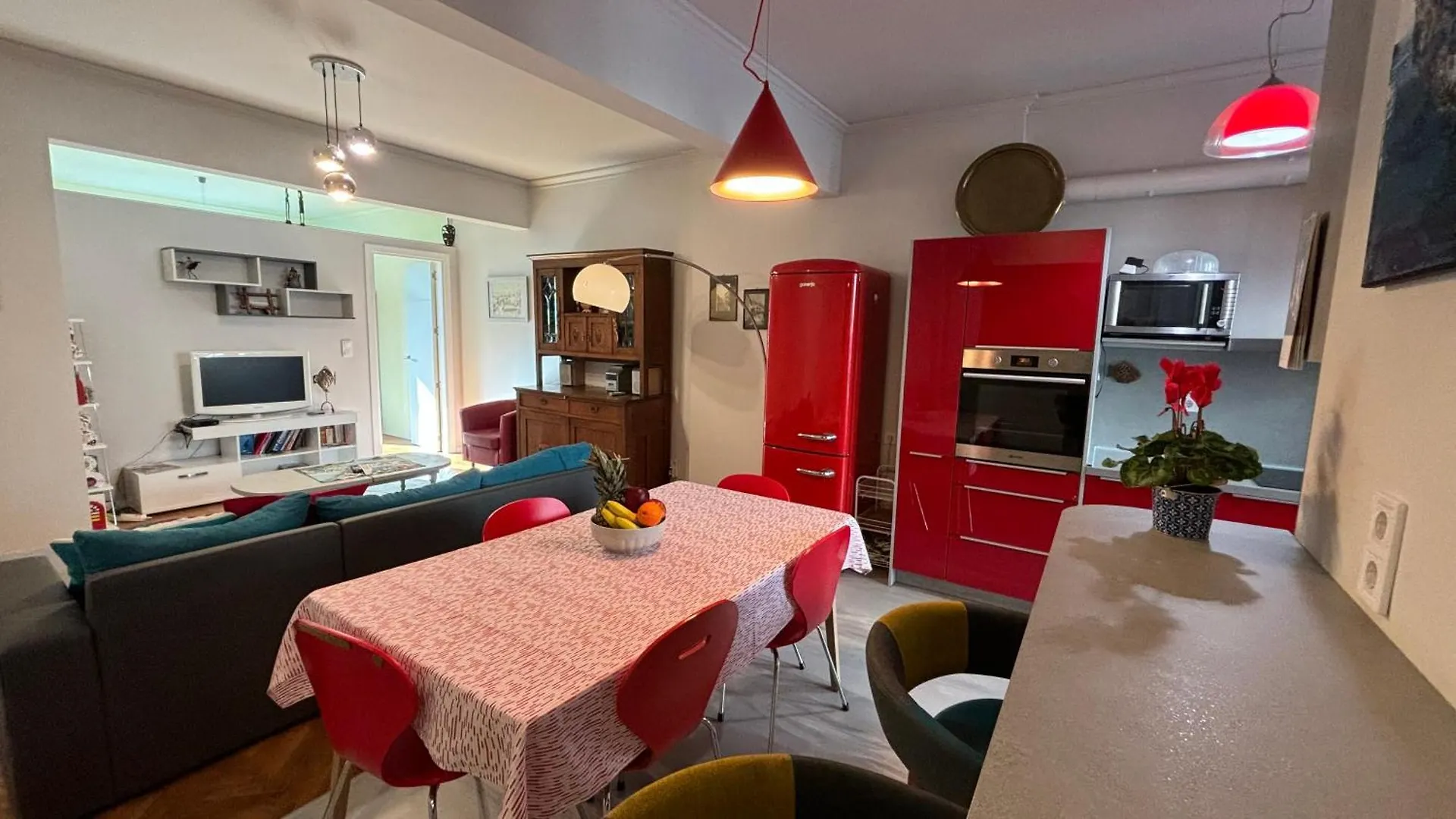 Top Central Place With 2 Bedrooms In Sofia